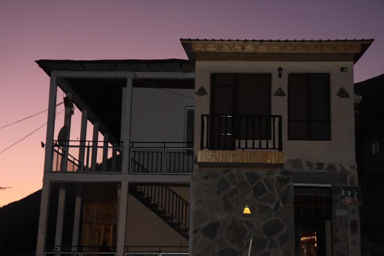 Eka'S Guest House Mestia Esterno foto